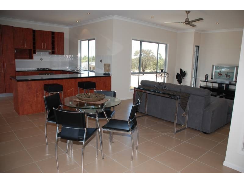 15 Valley View Drive, Biloela QLD 4715