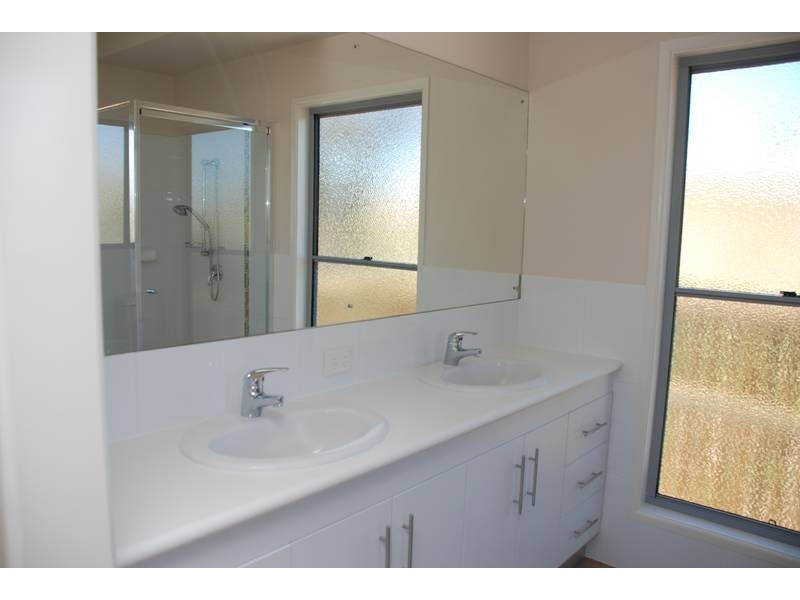 15 Valley View Drive, Biloela QLD 4715