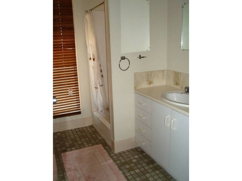 37 Leslie Street, Thangool QLD 4716