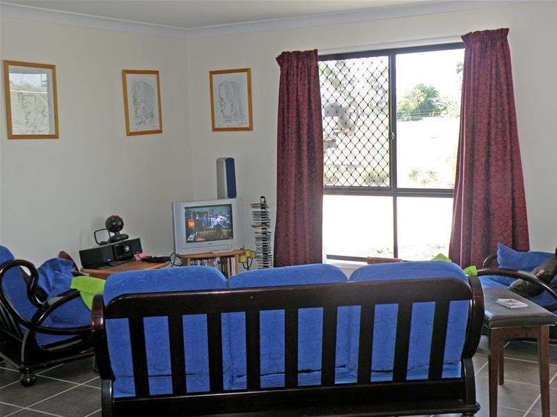 2 Bowen Street, Banana QLD 4702