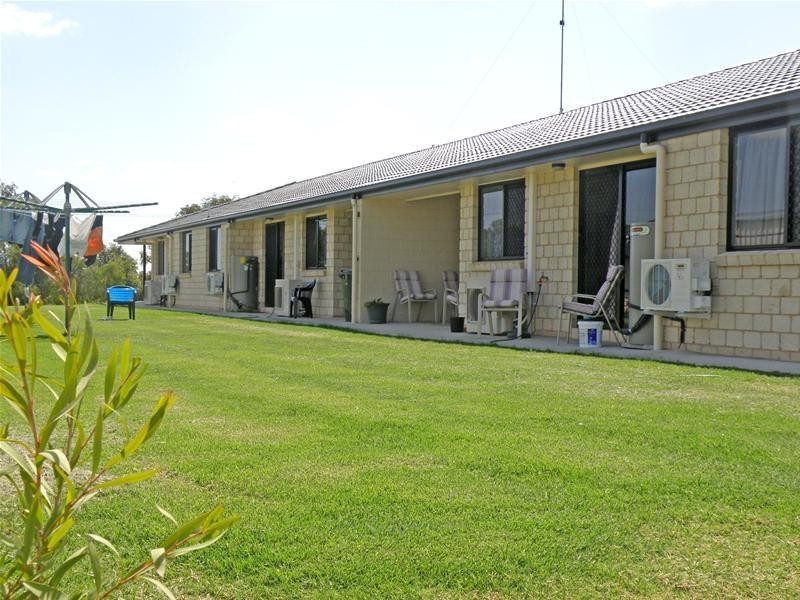 2 Bowen Street, Banana QLD 4702