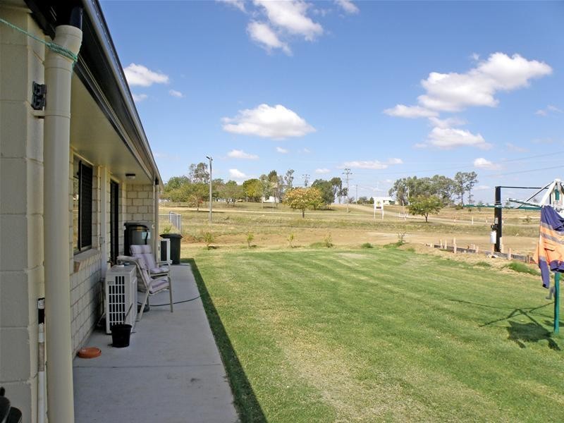 2 Bowen Street, Banana QLD 4702