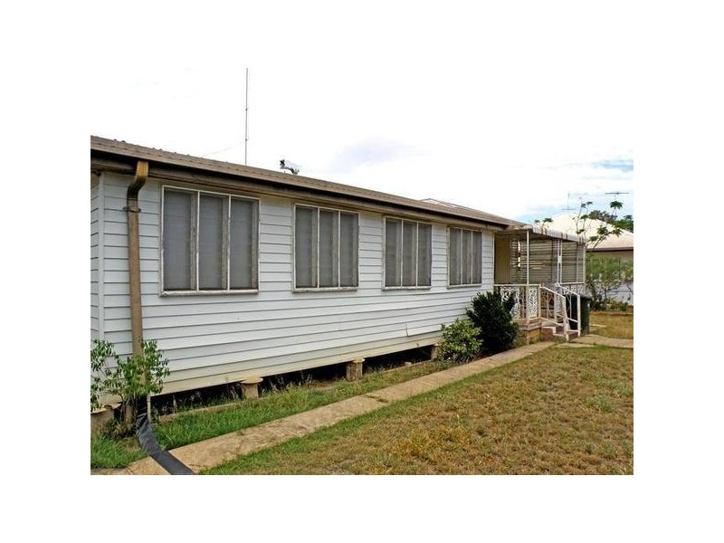 158 Kariboe Street, Biloela QLD 4715
