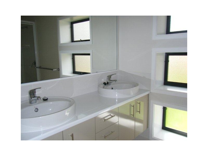 2/30a Smiths Lane, Wollongbar NSW 2477