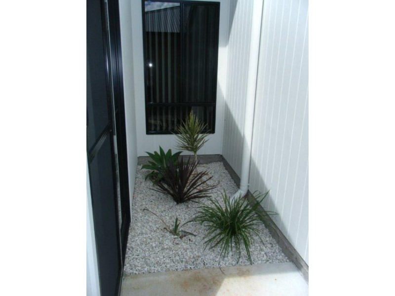 2/30a Smiths Lane, Wollongbar NSW 2477