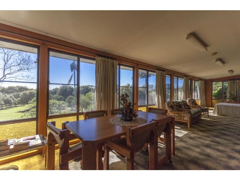 208 Fernleigh Rd, Fernleigh NSW 2479