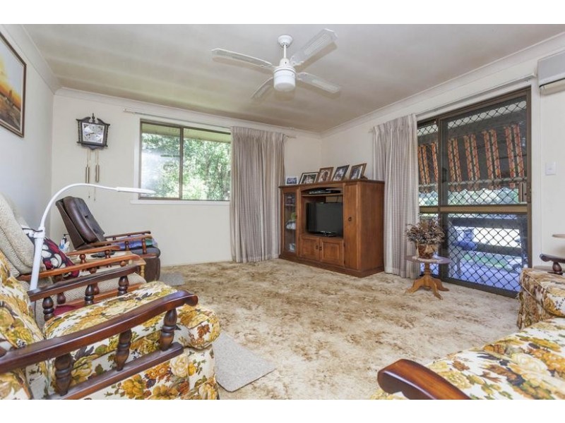 208 Fernleigh Rd, Fernleigh NSW 2479