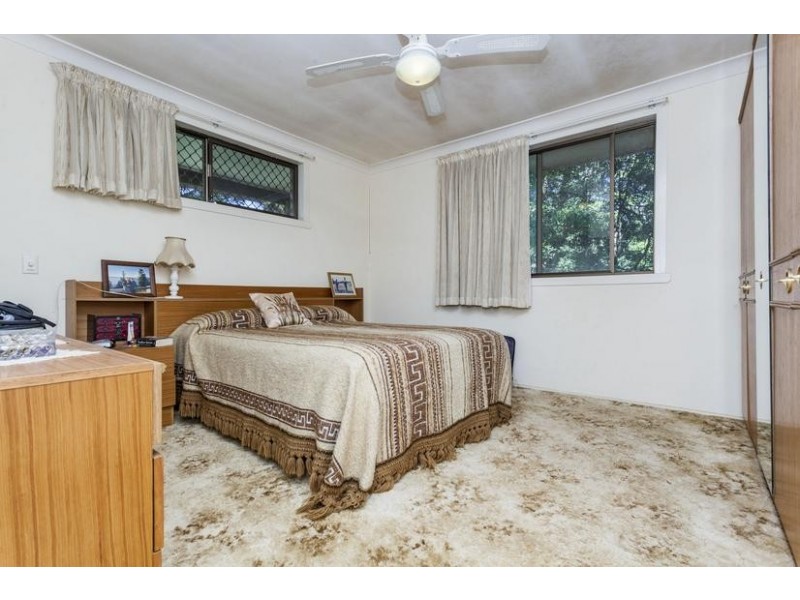 208 Fernleigh Rd, Fernleigh NSW 2479
