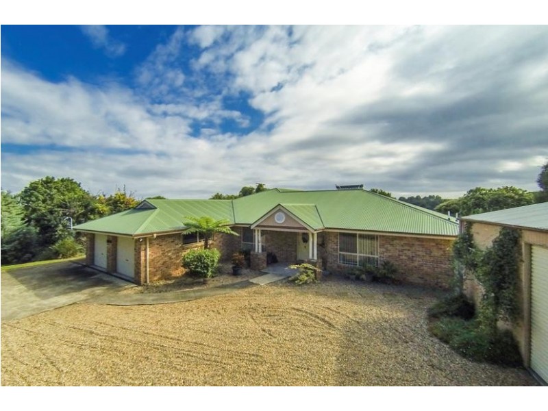 10 Carabeen Place, Mcleans Ridges NSW 2480