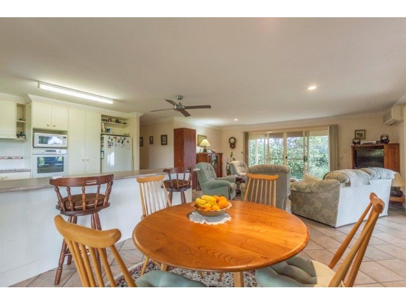 10 Carabeen Place, Mcleans Ridges NSW 2480