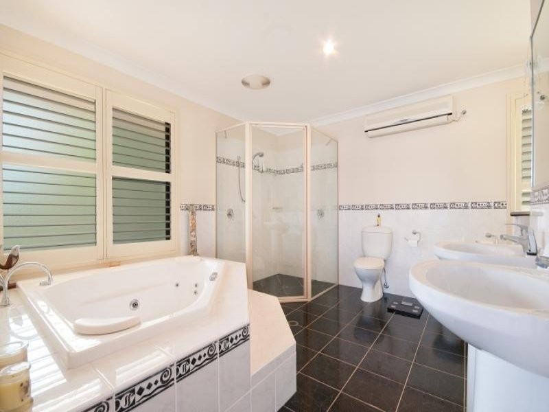 5 Whispering Valley Drive, Richmond Hill NSW 2480