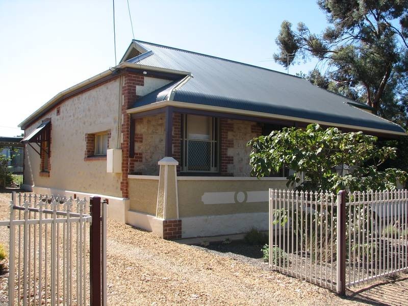 18 Melville Tce, Murray Bridge SA 5253