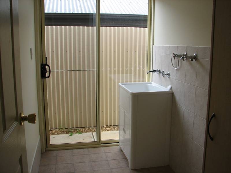 1 68-74 Roper Road, Murray Bridge SA 5253