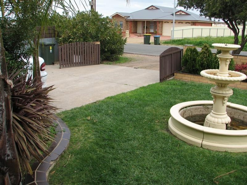 8 Zerna Avenue, Murray Bridge SA 5253
