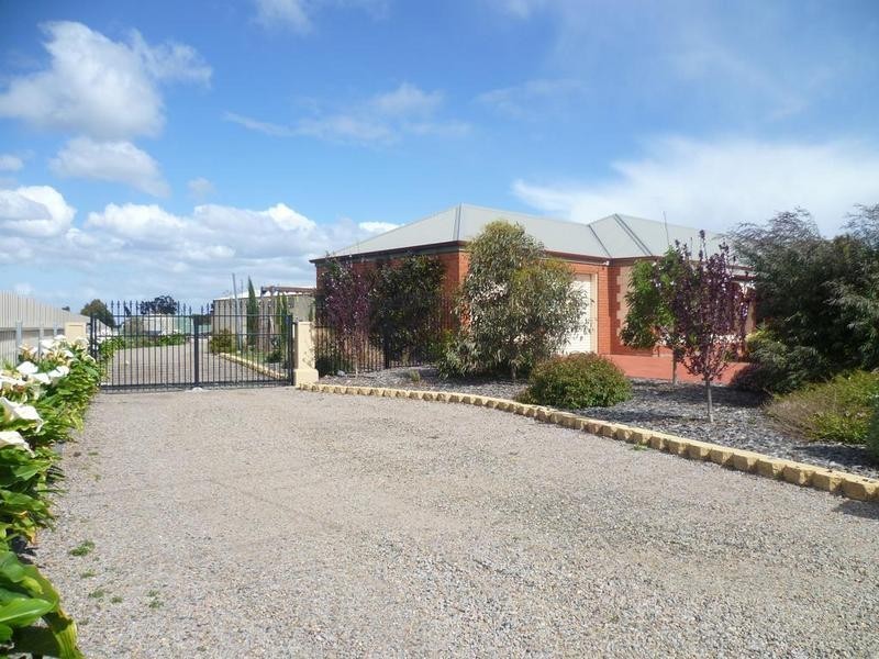 128 Christian Road, Murray Bridge SA 5253