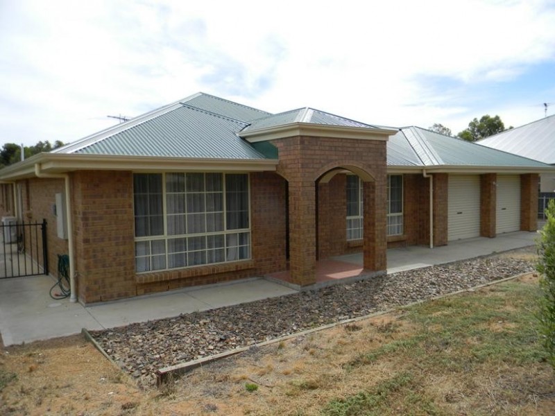 25 Tooma Drive, Murray Bridge SA 5253