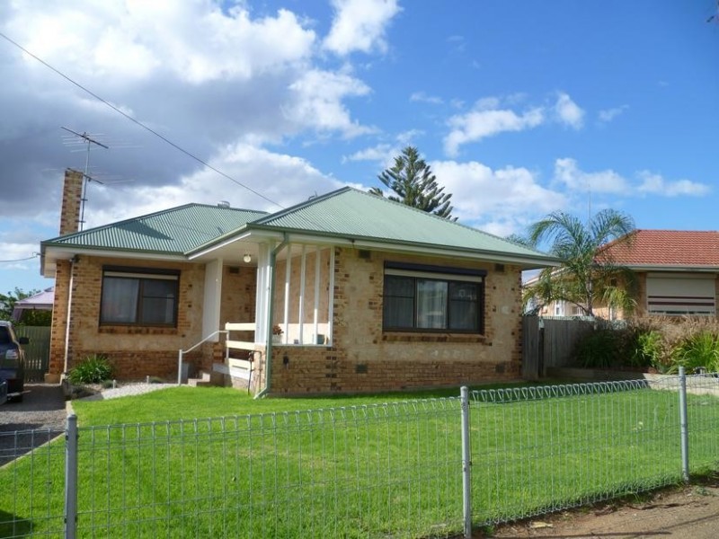 4 Leslie Street, Murray Bridge SA 5253