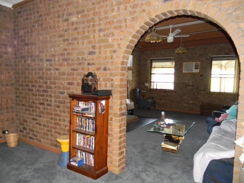 15 Eleanor Tce, Murray Bridge SA 5253