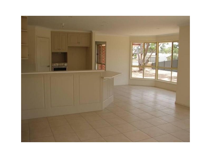 2 The Broadway, Murray Bridge SA 5253
