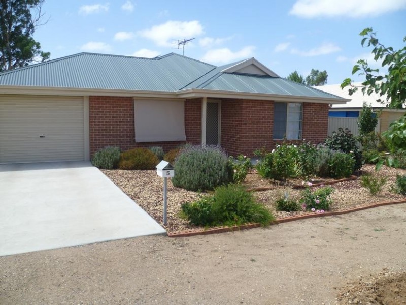 5 Greenlands Drive, Murray Bridge SA 5253