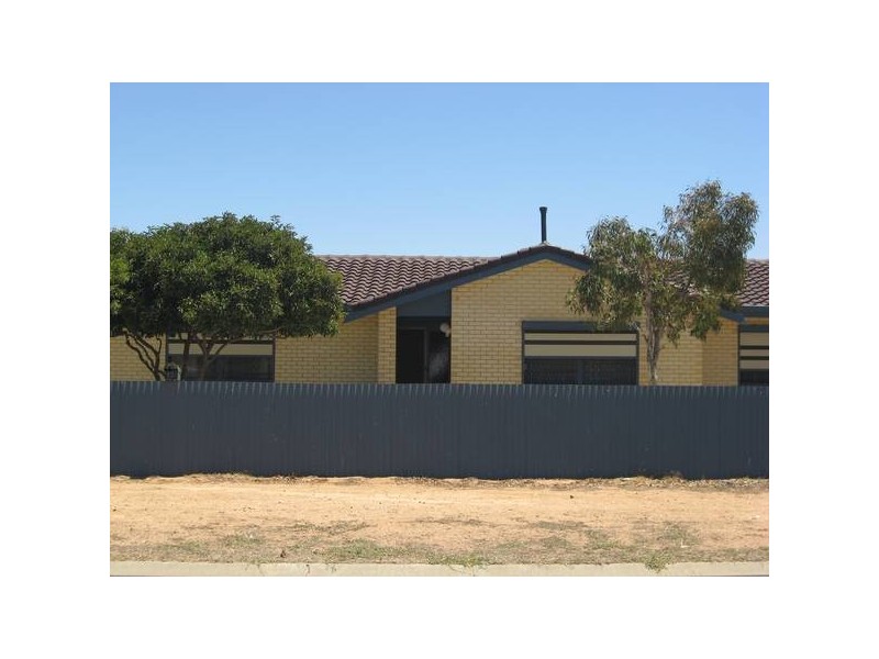 15 Cromwell Rd, Murray Bridge SA 5253
