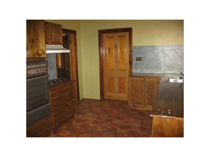 73 Adelaide Road, Murray Bridge SA 5253