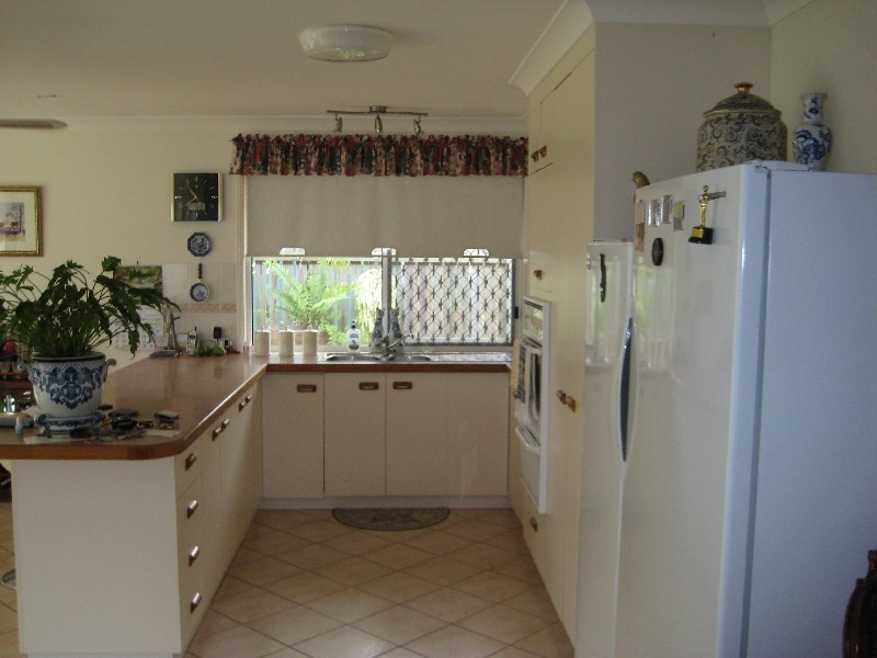 59 Bowerbird Avenue, Eli Waters QLD 4655