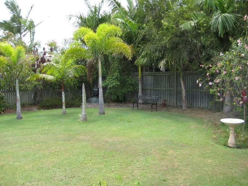 59 Bowerbird Avenue, Eli Waters QLD 4655