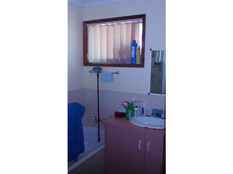 75 Hammond Street, Urangan QLD 4655