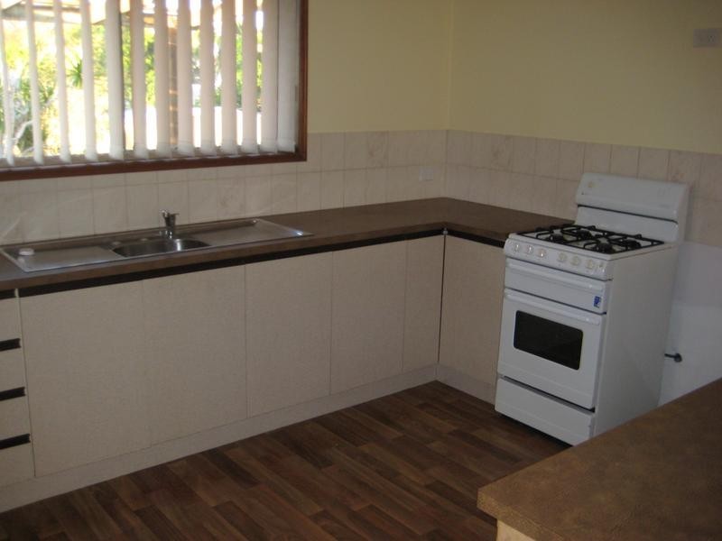 75 Hammond Street, Urangan QLD 4655