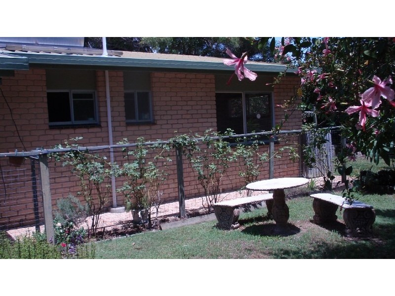 19 Limpus Street, Urangan QLD 4655