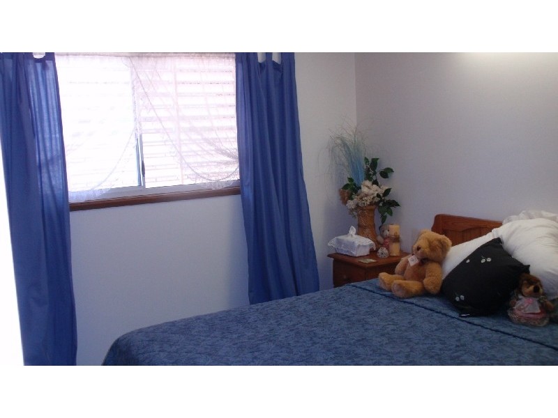 19 Limpus Street, Urangan QLD 4655