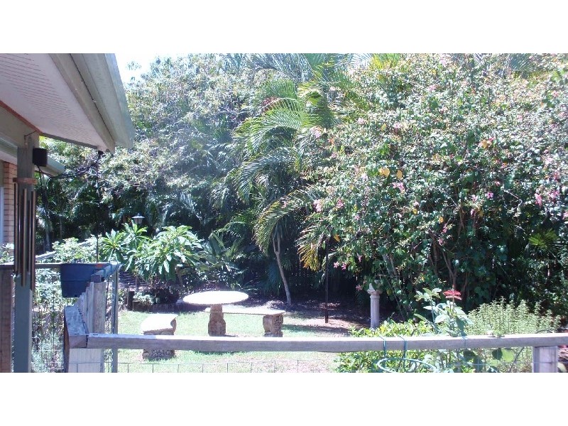 19 Limpus Street, Urangan QLD 4655