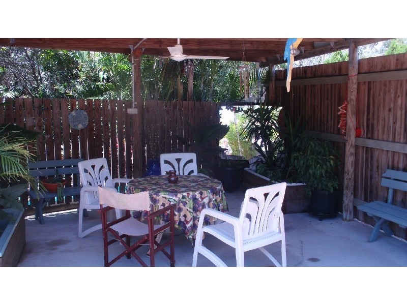 19 Limpus Street, Urangan QLD 4655
