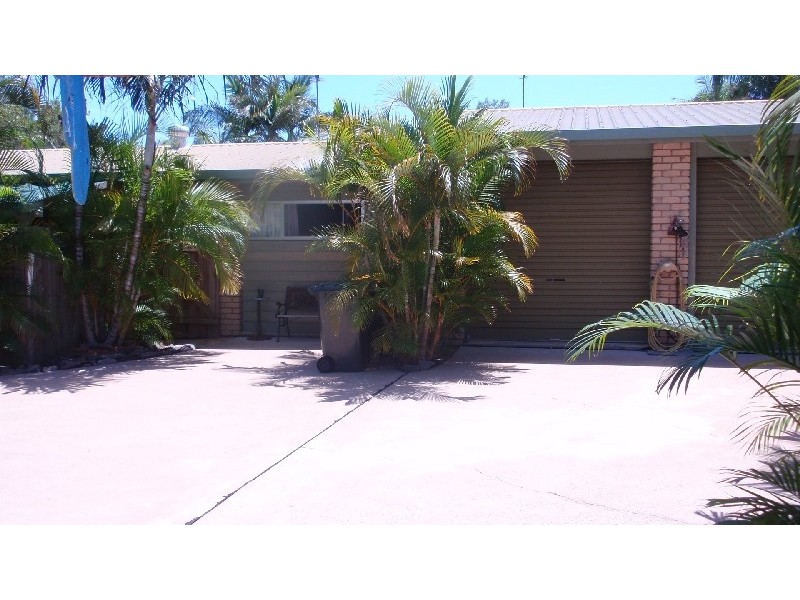 19 Limpus Street, Urangan QLD 4655