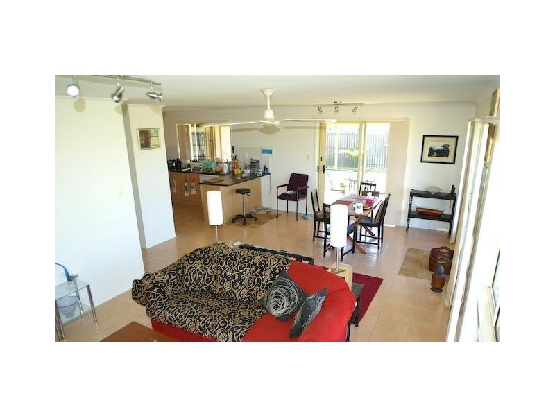 12 Wodalla Mews, Point Vernon QLD 4655
