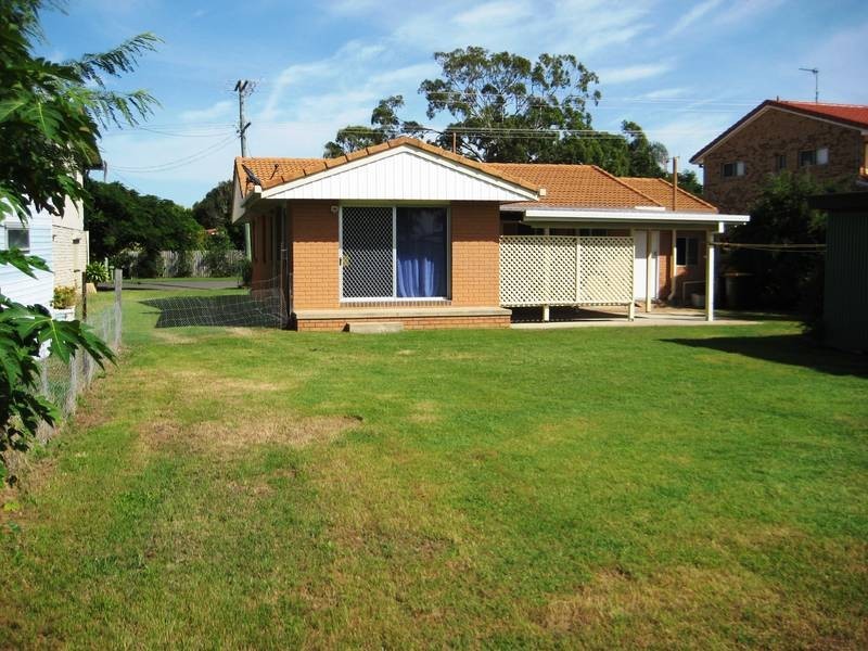 32 Long Street, Point Vernon QLD 4655