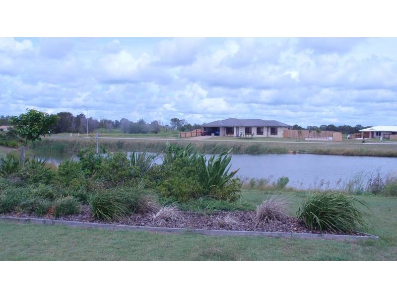 15 Anchorage Circuit, Point Vernon QLD 4655