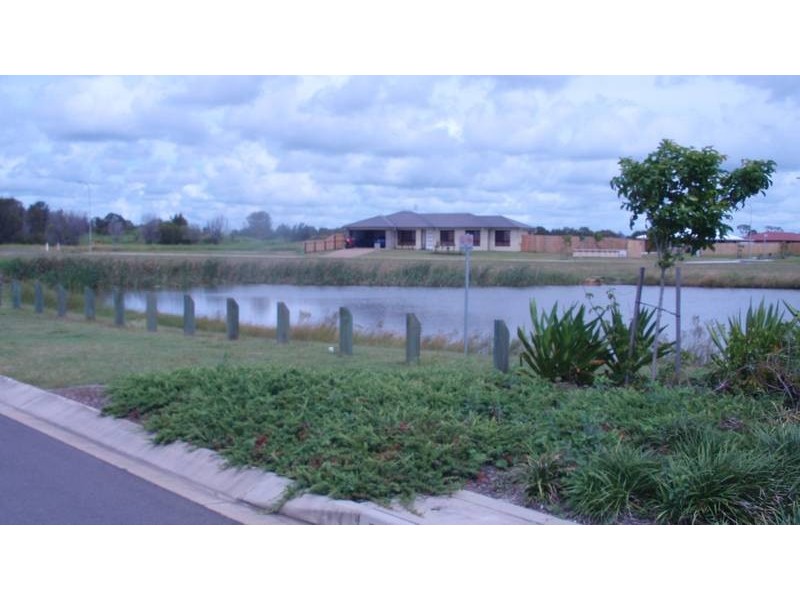 15 Anchorage Circuit, Point Vernon QLD 4655