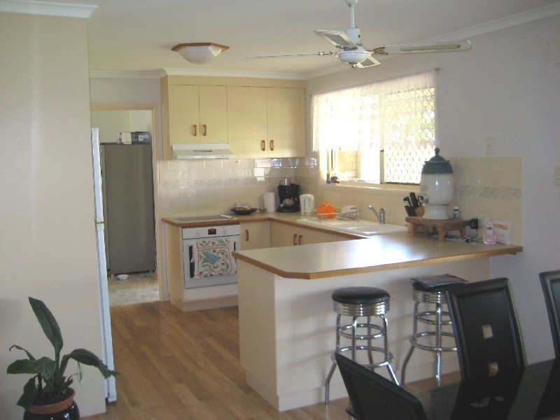 6 Vicki Parade, Torquay QLD 4655