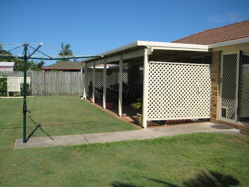6 Vicki Parade, Torquay QLD 4655