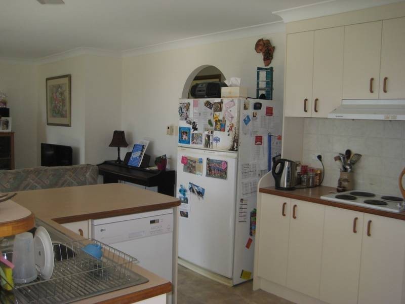 64 Christensen Street, Urraween QLD 4655