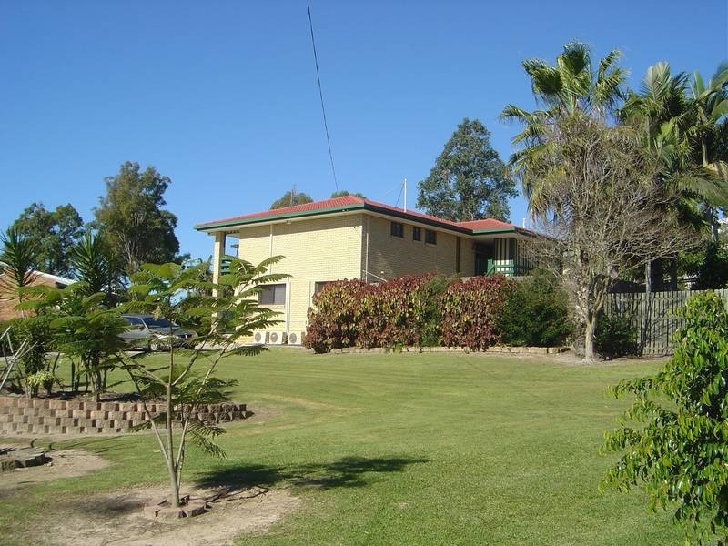 4 Andersen Avenue, Urraween QLD 4655