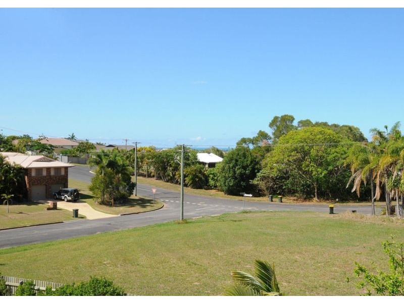 4 Andersen Avenue, Urraween QLD 4655