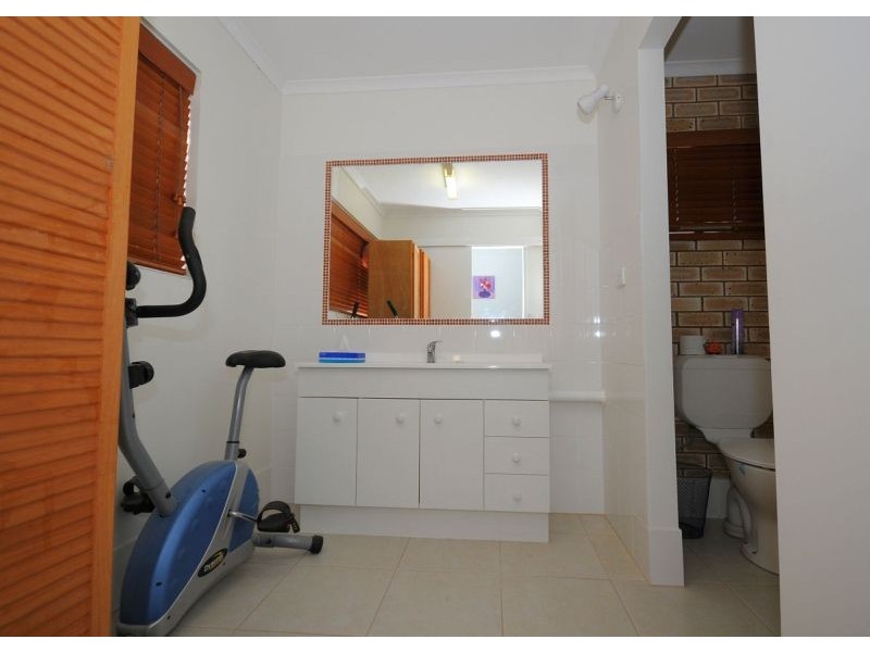 4 Andersen Avenue, Urraween QLD 4655