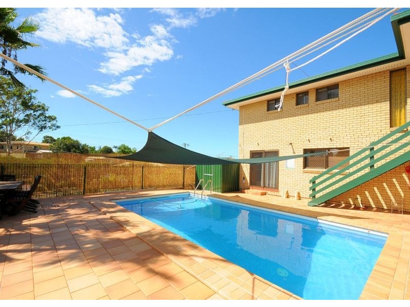 4 Andersen Avenue, Urraween QLD 4655