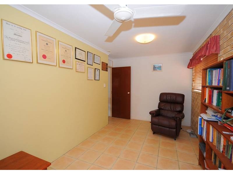 4 Andersen Avenue, Urraween QLD 4655
