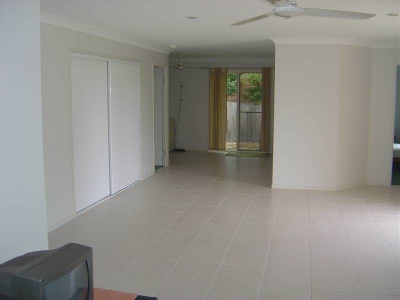 5 Russell Drive, River Heads QLD 4655