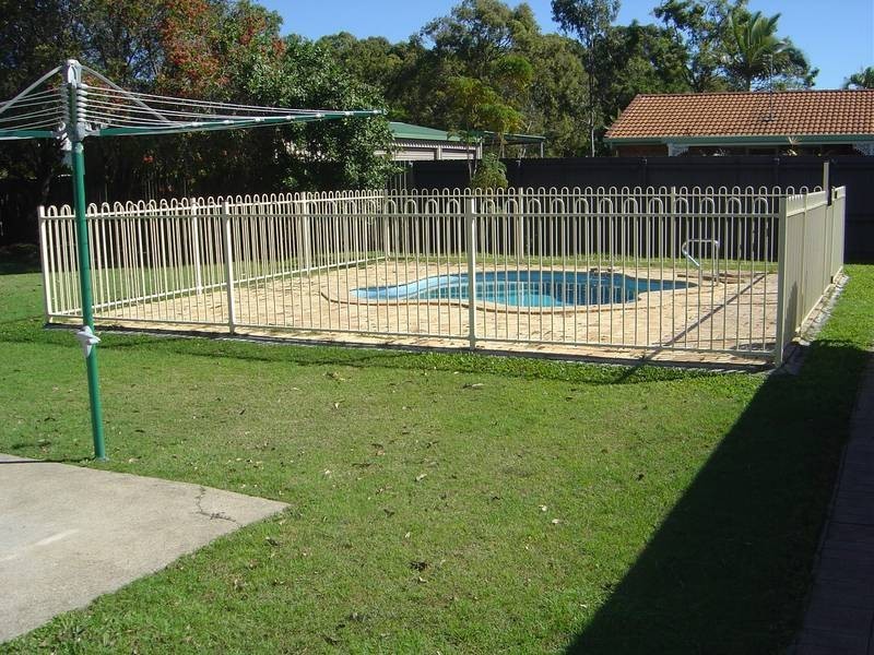 615 Boat Harbour Drive, Urangan QLD 4655