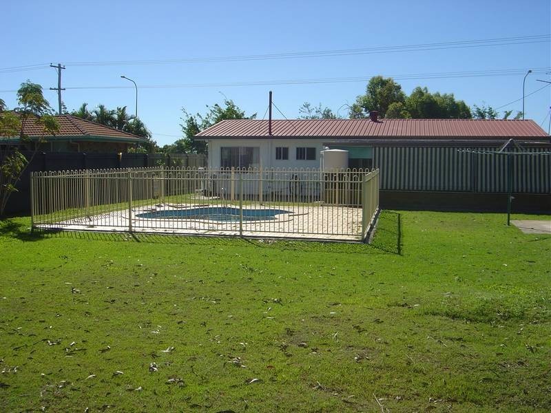 615 Boat Harbour Drive, Urangan QLD 4655